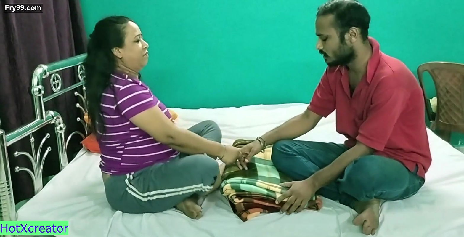 Hot Aunty paid Hotel boy for Hard sex! Real Aunty fuck