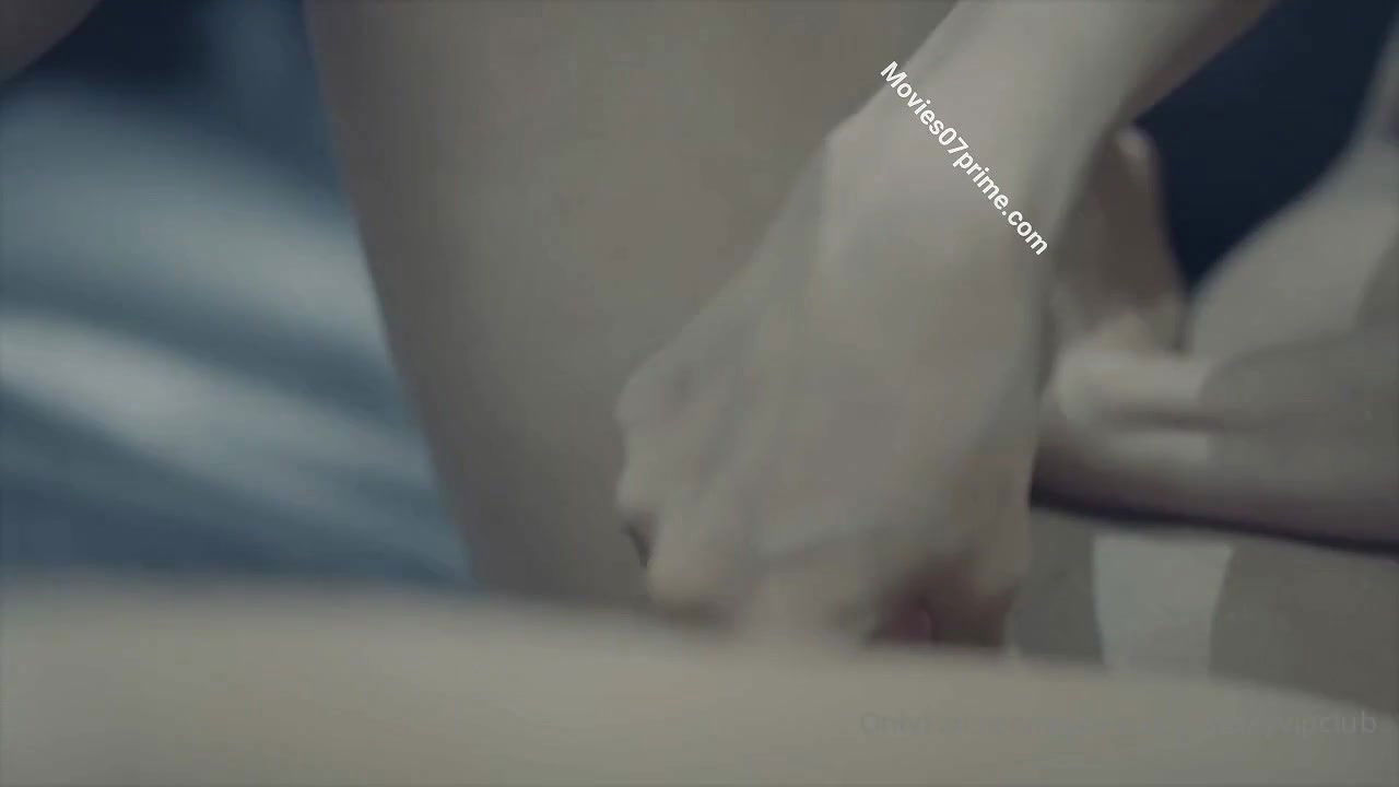 DILDO QUEEN – POONAM PANDEY