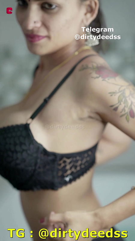 RESHMI NAIR – Stripping Nude In Black Lingerie Video 4K