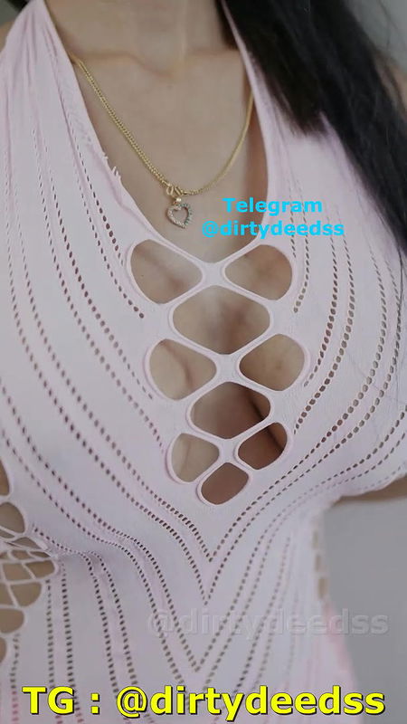 RESHMI NAIR – Pink Strip Tease VIDEO