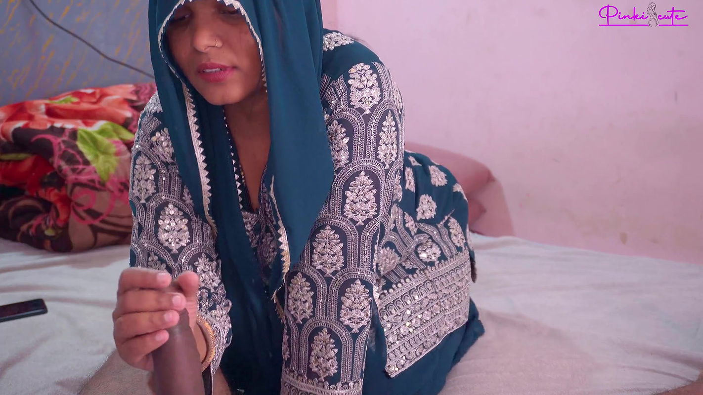 Dick Flash to Indian Bhabhi’s Step Sister, She Suck the Dick Like Pro and Take Cum in Mouth.