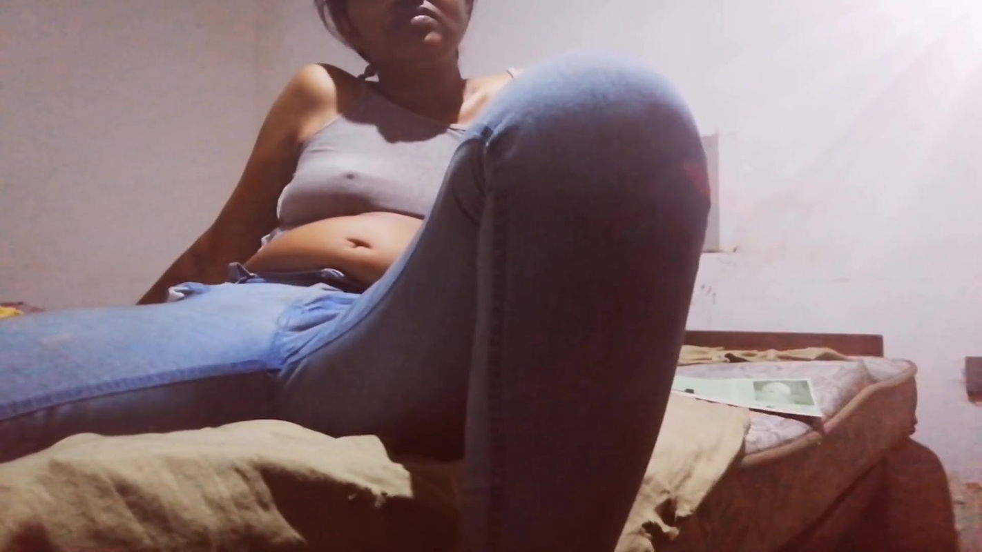 Going Room with a 37 Year Old Next Door Living Aunty Rozi