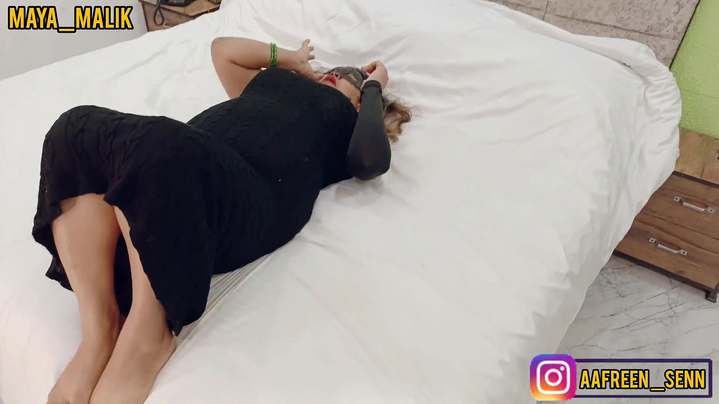 Hot Beautiful Bhabhi Fucked by Technician