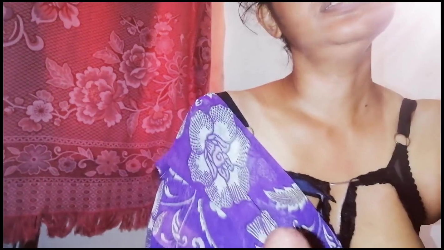 I Just Came to Sri Lanka to Visit My Perants, They Had a New Sexy House Maid Who Wants to Fuck Me