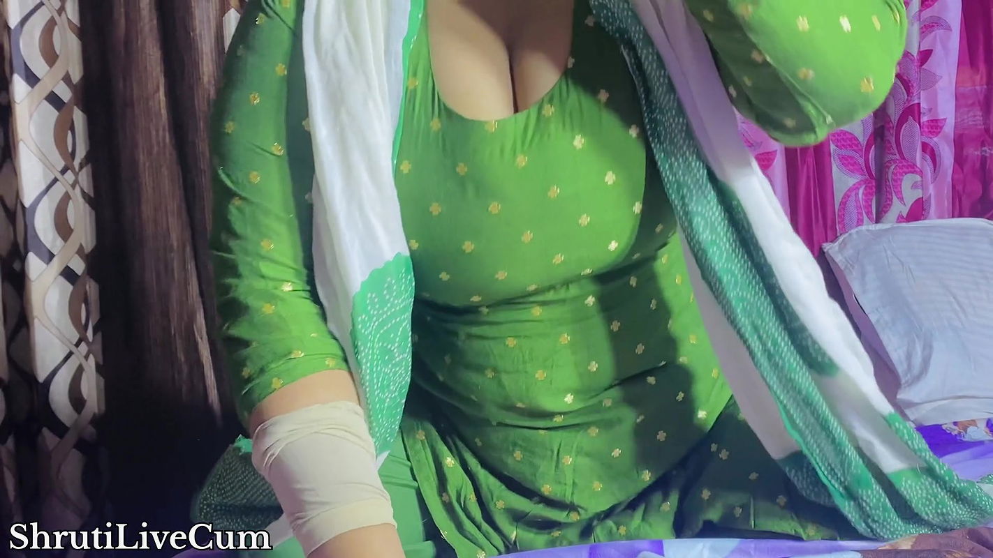 Indian Girl Shrutilivecum Fuck by Stepdaddy Cock Doggy Style and Deepthroat Hindi Dirty Audio