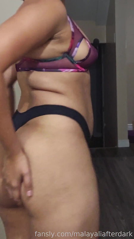 Youtuber Shruthi canadian malayalee 18