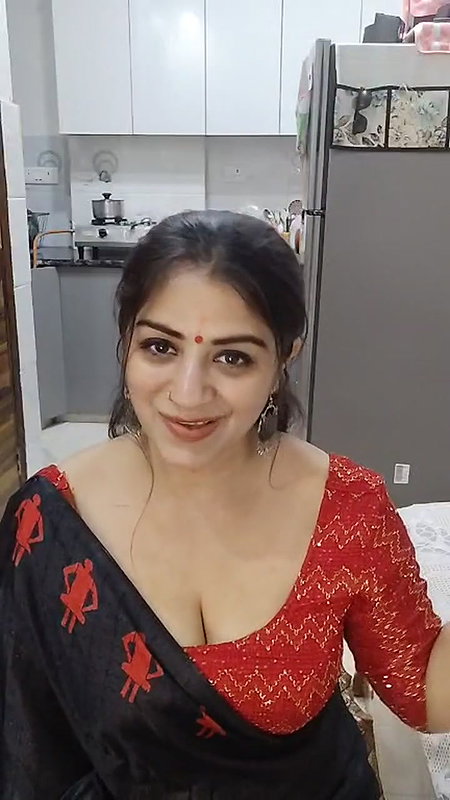 Youtuber Vandhana 10