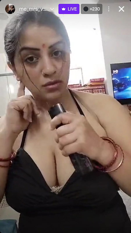 Youtuber Vandhana 12