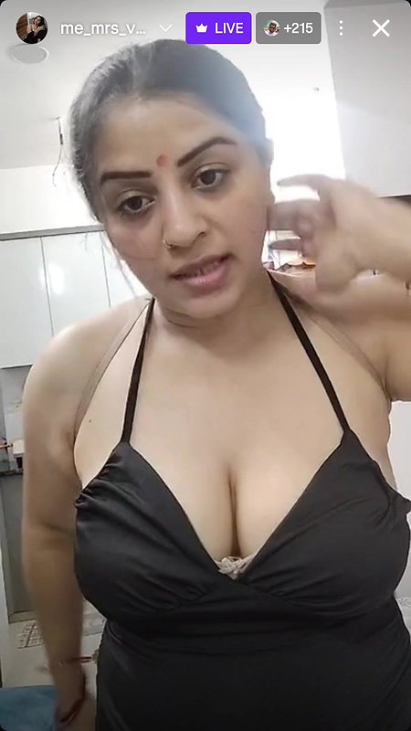 Youtuber Vandhana 12