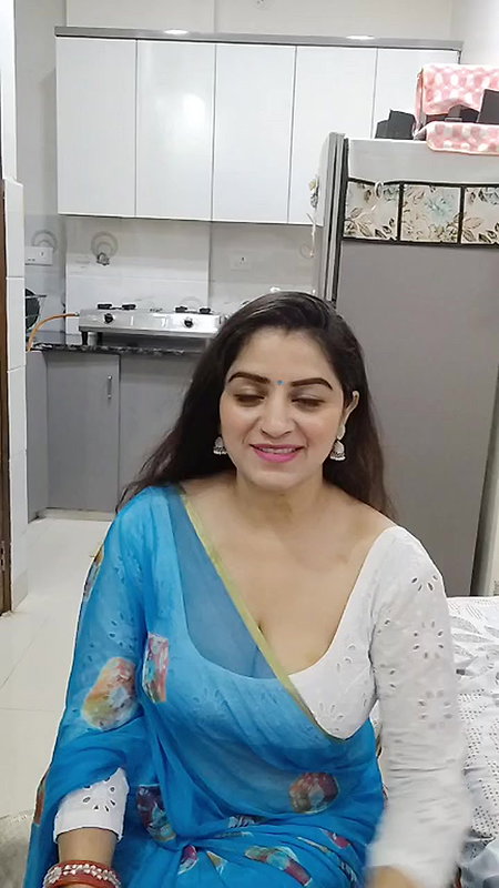 Youtuber Vandhana 14