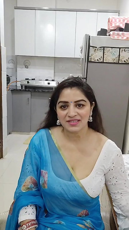 Youtuber Vandhana 14