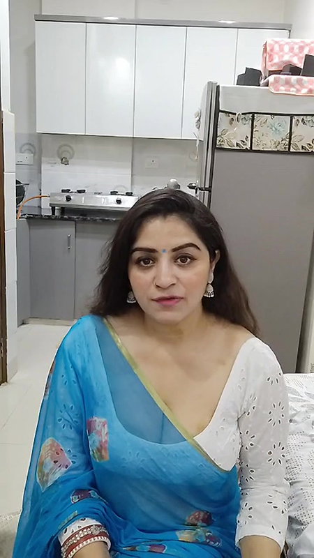 Youtuber Vandhana 14