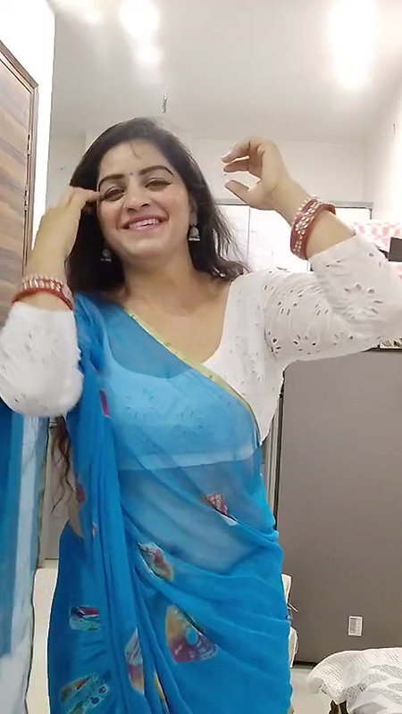 Youtuber Vandhana 14