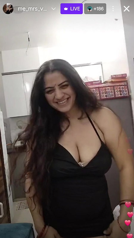 Youtuber Vandhana 16