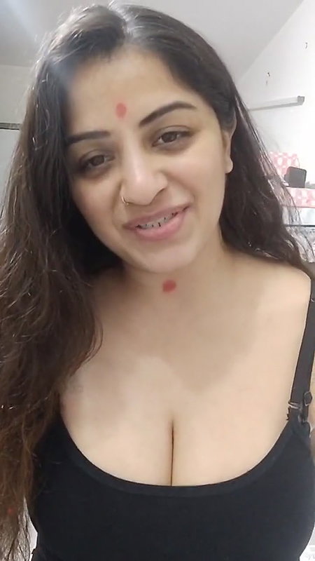 Youtuber Vandhana 17