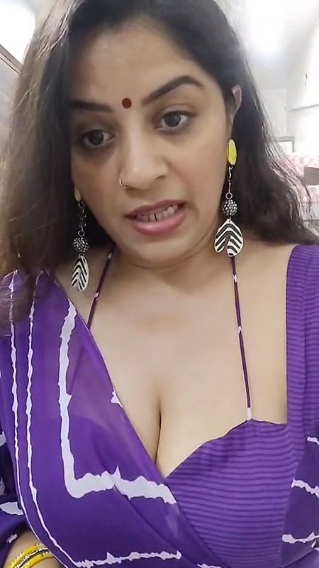 Youtuber Vandhana 23