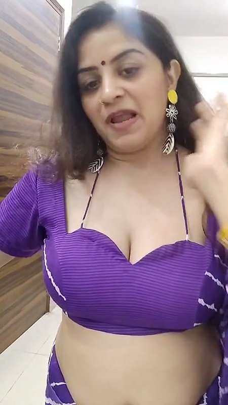 Youtuber Vandhana 23