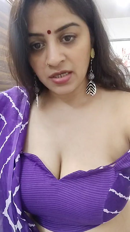 Youtuber Vandhana 23