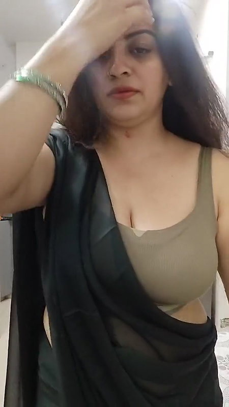 Youtuber Vandhana 24