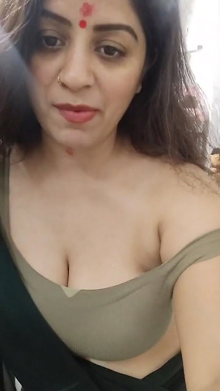 Youtuber Vandhana 24