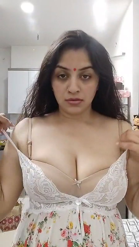 Youtuber Vandhana 26