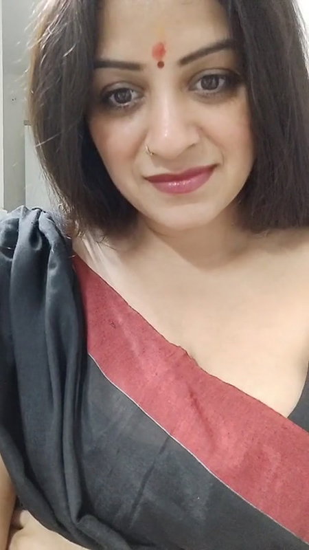 Youtuber Vandhana 27