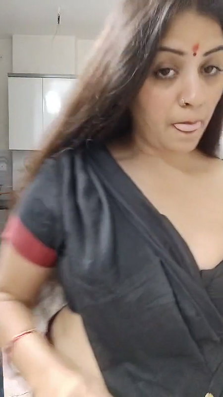 Youtuber Vandhana 27