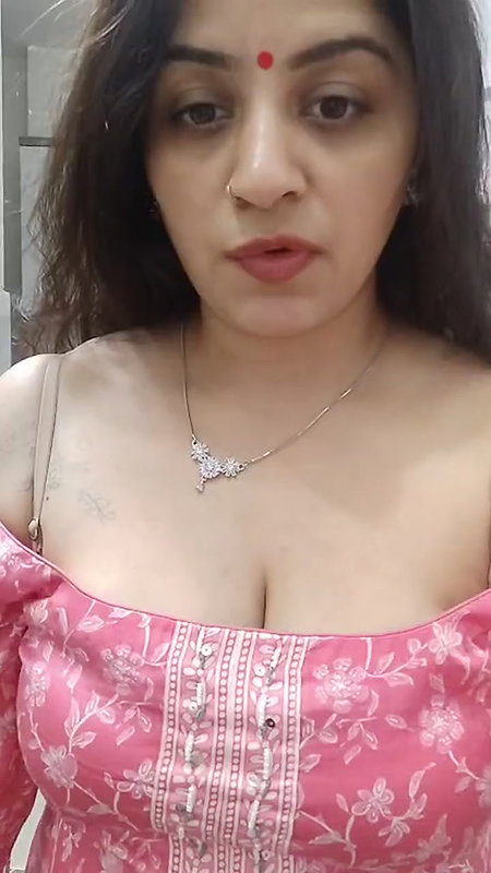 Youtuber Vandhana 28