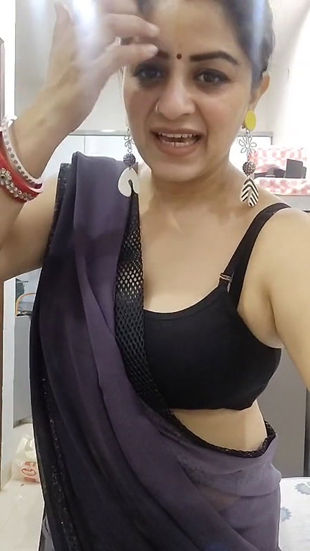 Youtuber Vandhana 29