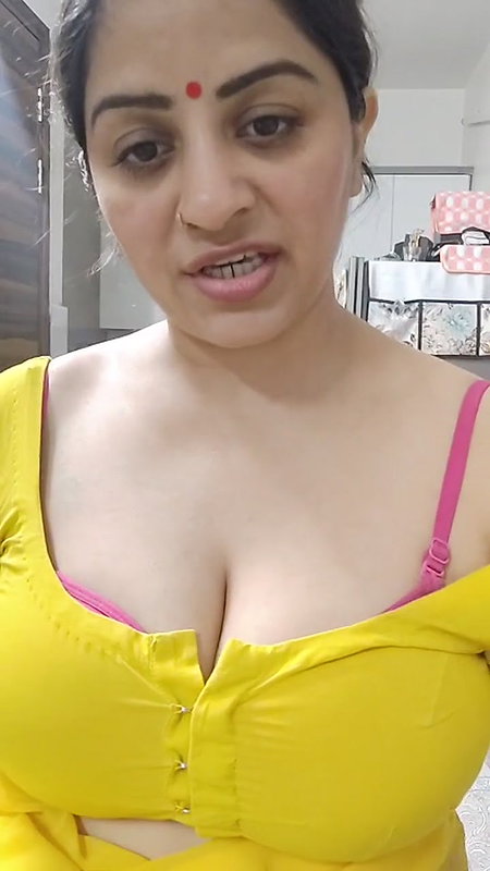 Youtuber Vandhana 30