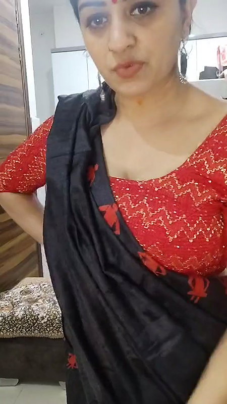 Youtuber Vandhana 31