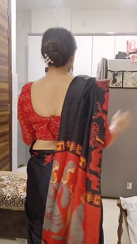 Youtuber Vandhana 31