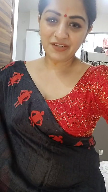 Youtuber Vandhana 31