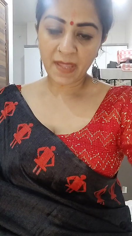 Youtuber Vandhana 31