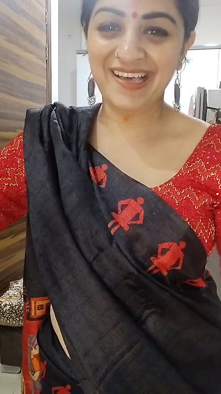 Youtuber Vandhana 31