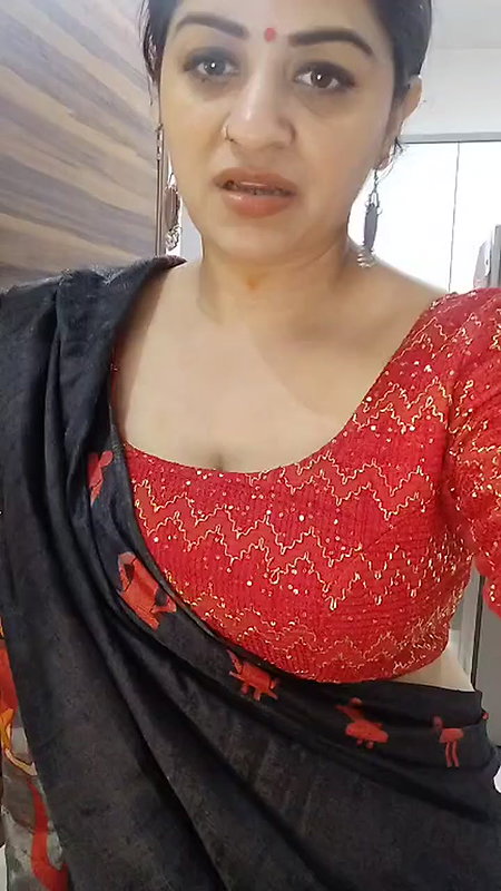 Youtuber Vandhana 31