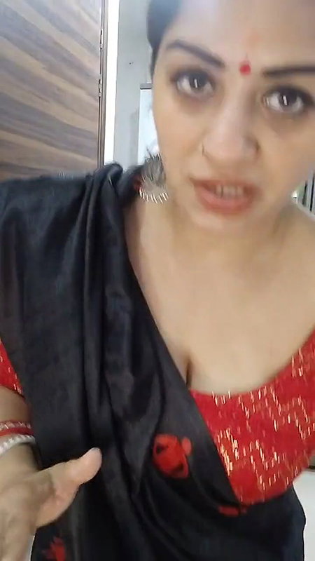 Youtuber Vandhana 31