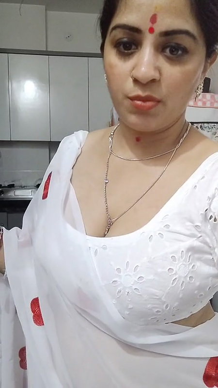 Youtuber Vandhana 33