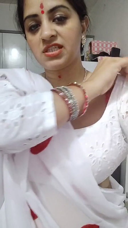 Youtuber Vandhana 33