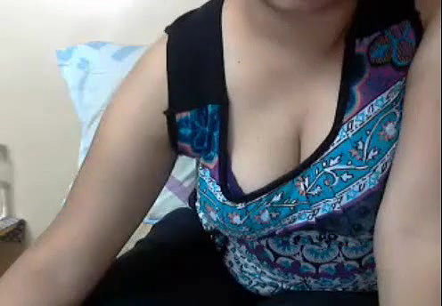 chubby indian ass show