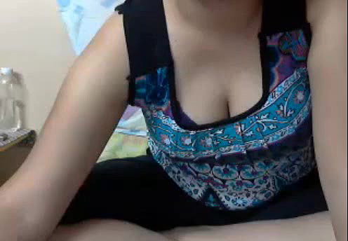 chubby indian ass show