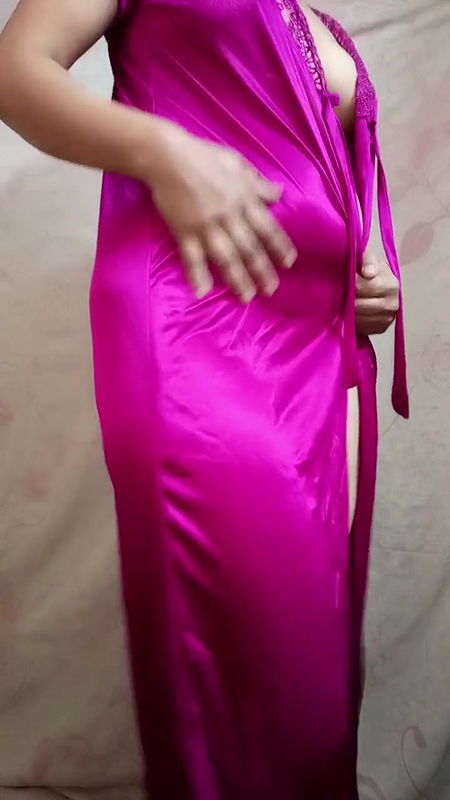 Dancing Girl Recorded Video Showing Her Ass, Boobs and Hips for Boyfriend