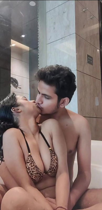 Beautiful Desi Girlfriend Nude Enjoyed By BF 3 VIDEOS 3