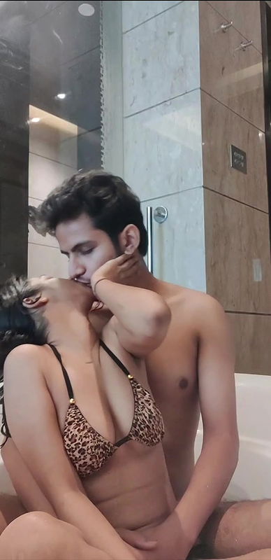 Beautiful Desi Girlfriend Nude Enjoyed By BF 3 VIDEOS 3