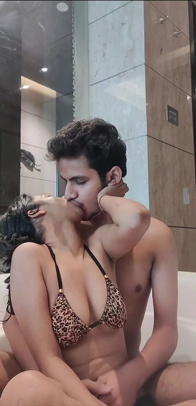 Beautiful Desi Girlfriend Nude Enjoyed By BF 3 VIDEOS 3