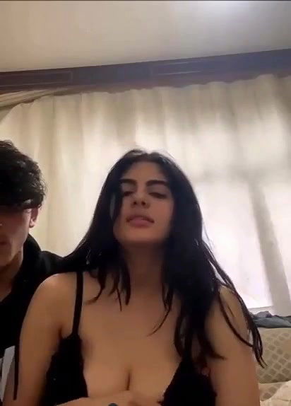 BF brings his BIG CHOOCHA GF to his Flat for Chudai – ‘Bas Kar.. lag rahi hai yaar’2