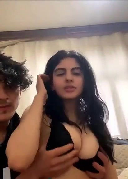 BF brings his BIG CHOOCHA GF to his Flat for Chudai – ‘Bas Kar.. lag rahi hai yaar’2