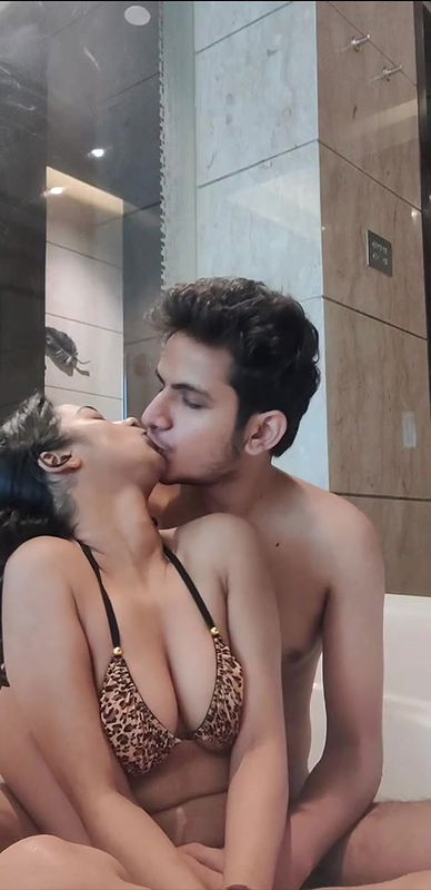 Horny Lovers Kissing And Fucking Under Blanky4