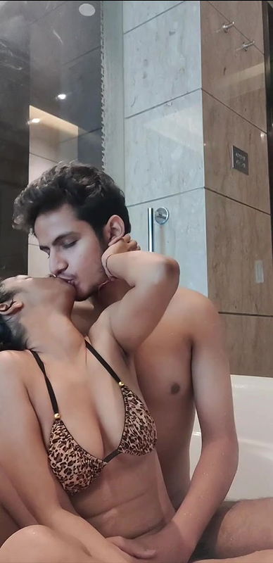 Horny Lovers Kissing And Fucking Under Blanky4
