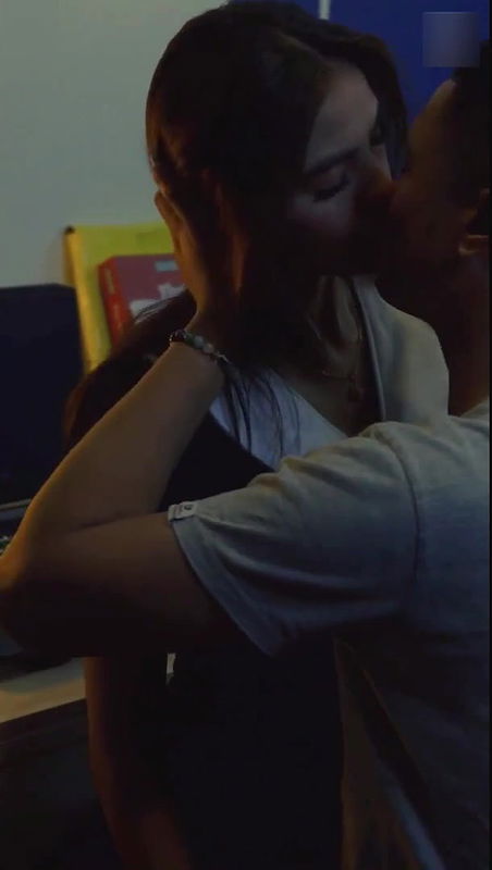 Rochele_Valencia___Tbonx__2025__E88